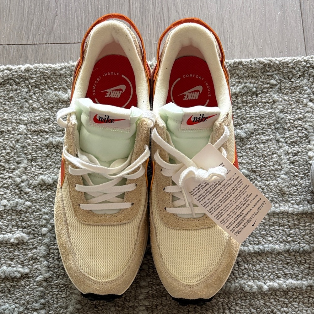 Women’s Nike Waffle Debut Vintage Sneakers NWT - Picture 2 of 5